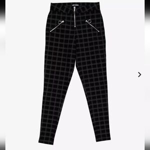 HOT TOPIC | Women's Black/Grey Plaid Ultra High-Rise Skinny Pull-on Pants